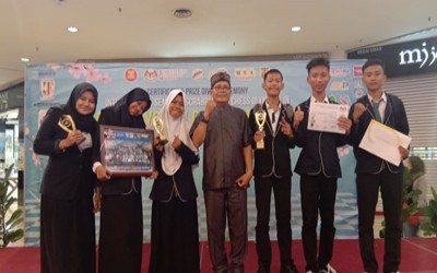 SMAN 5 DUMAI Mengikuti Competisi Bahasa Inggris bidang Scrabble dan Catur tingkat pelajar Asean yang diikuti 6 negara Asean di Johor Bahru, Malaysia